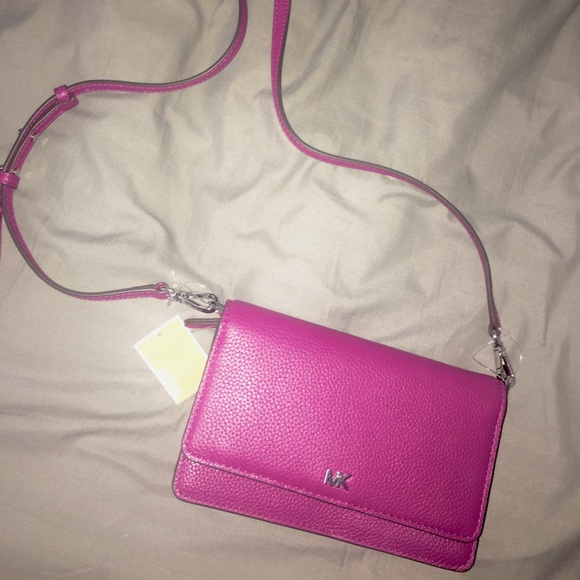 Michael Kors Phone Crossbody Bag - Picture 2 of 7